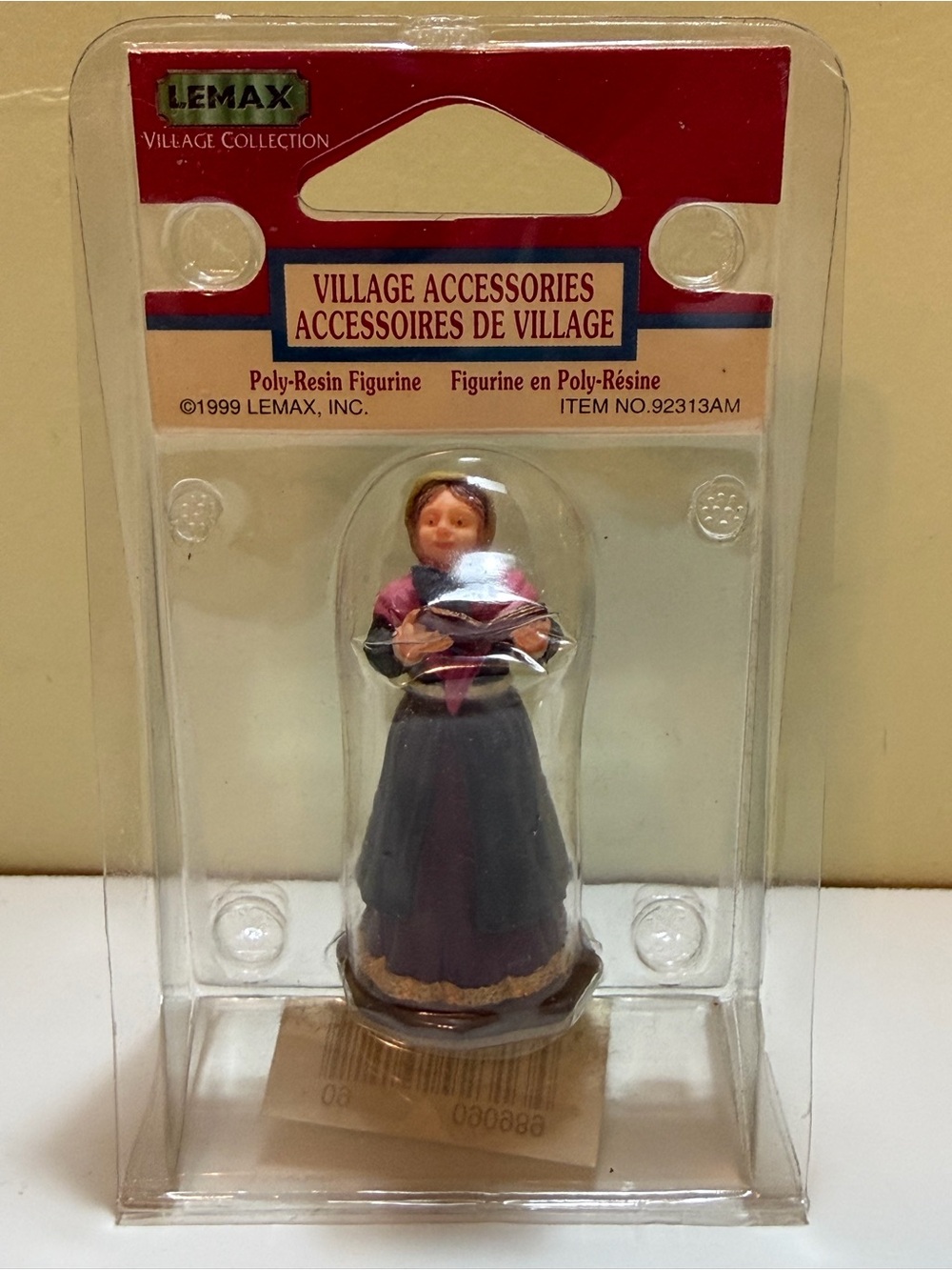 NIP VTG 1999 Lemax Village Collection Caroler Woman Figurine 92313AM Christmas